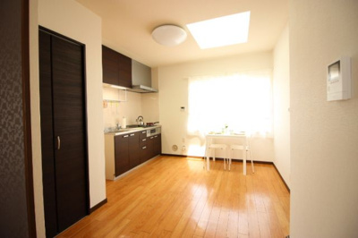 【キッチン】 | ライフスクエア手代木 | 天窓が付いているので、明るいですよ