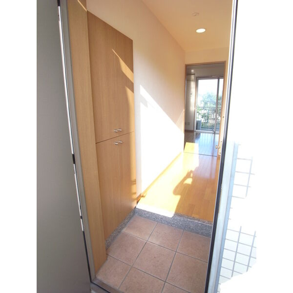 アデランテの玄関