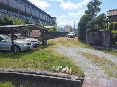 【外観】 | 藤阪ダイハツ北駐車場