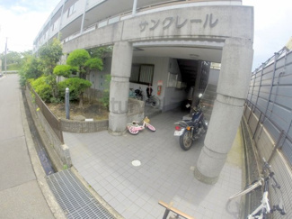 【エントランス】