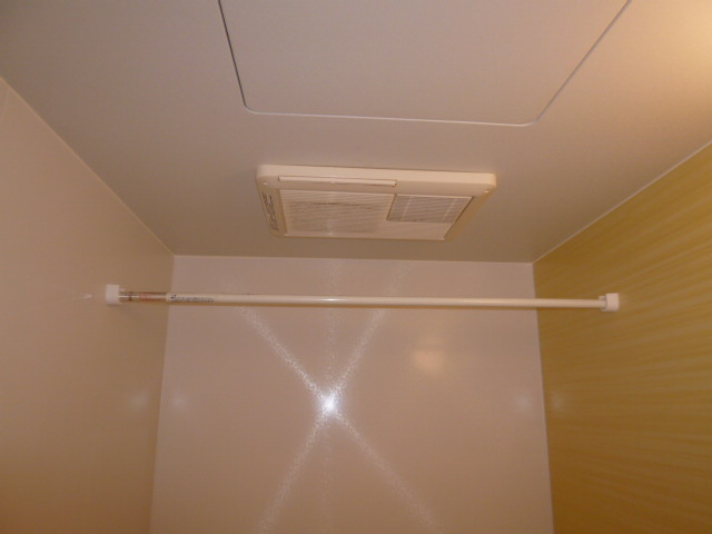 プラシードの浴室|浴室乾燥機