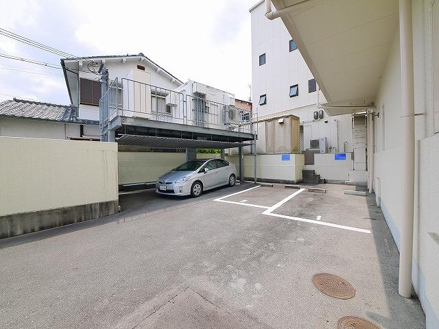 大栄第２ビルの駐車場