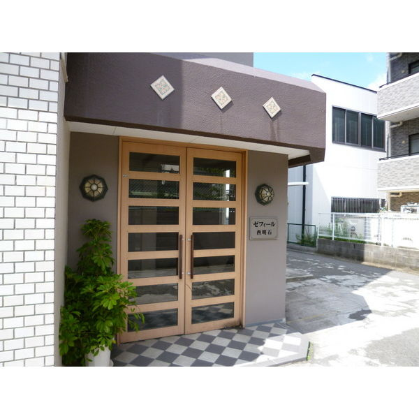 ゼフィール西明石のエントランス