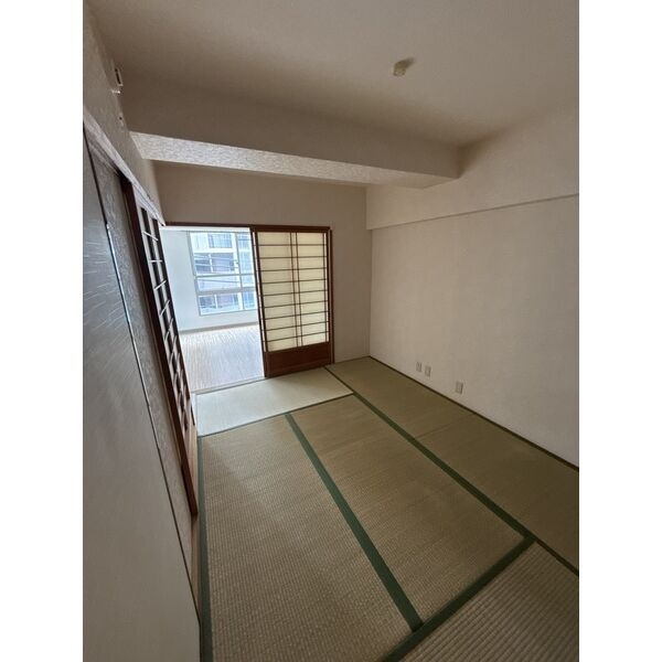 ゼフィール西明石の和室