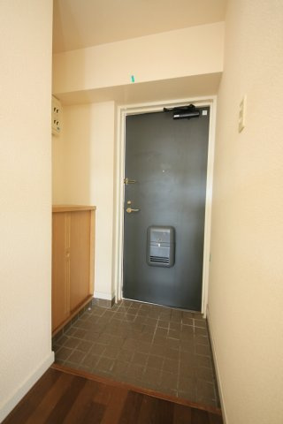 シャトー新宮の玄関