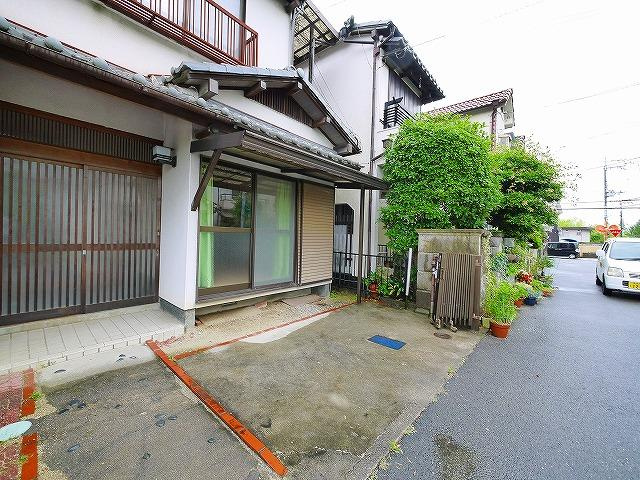 大和郡山市九条町1080-24貸家の駐車場