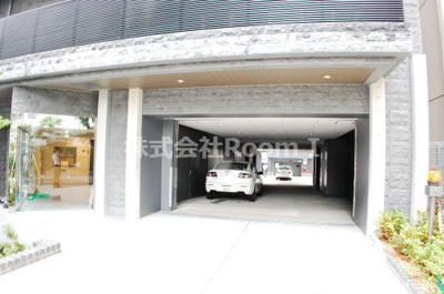 【駐車場】 | セントヒルズ | 駐車場完備です
外観も気になるポイント