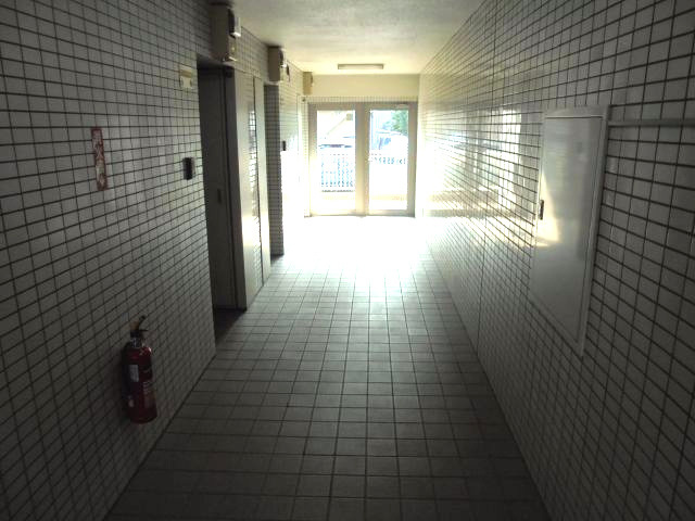 南八幡ハイツのロビー