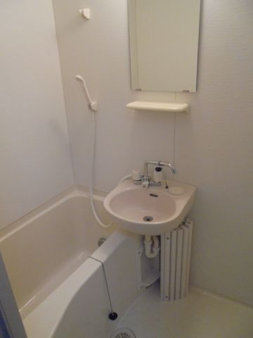 南八幡ハイツの浴室