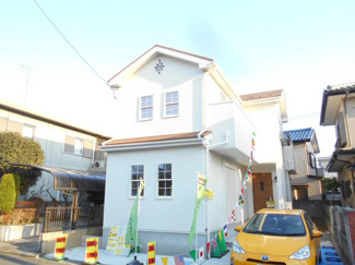 【外観】 | 2490万に　価格変更。駅徒歩20分圏内　都内にも　通いやすい　南欧風住宅。蓮田でしょ。