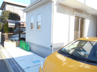 【駐車場】 | 蓮田市　緑町１丁目　全１棟　1号棟　南欧風住宅 | 2490万に　価格変更。駅徒歩20分圏内　都内にも　通いやすい　南欧風住宅。蓮田でしょ。