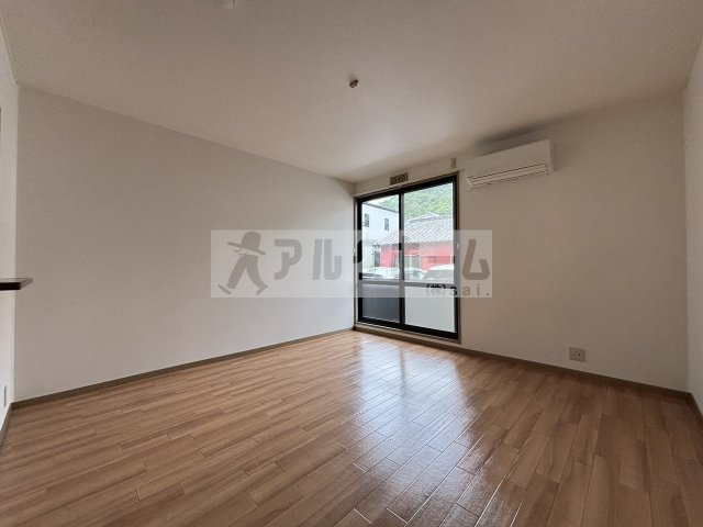 ワントゥリーヒルの洋室