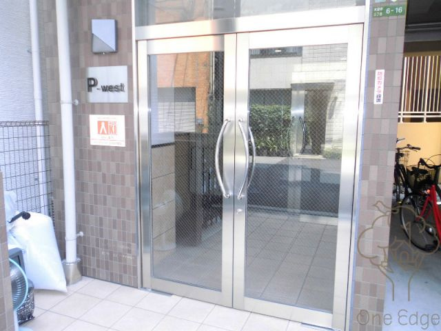 P-westのエントランス