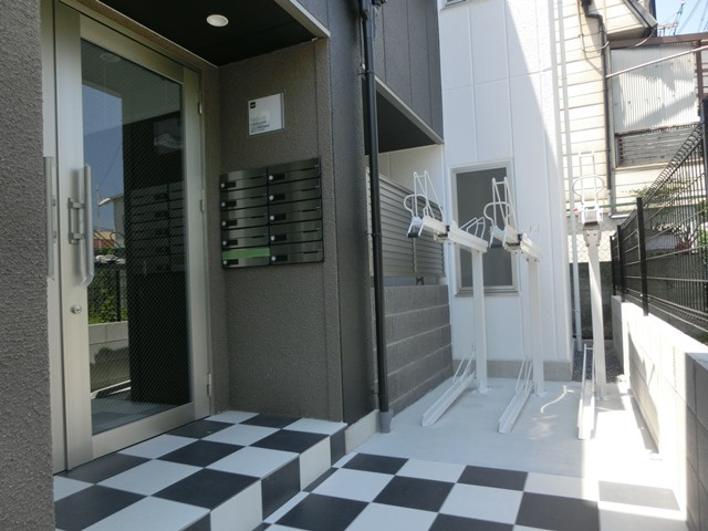 ＡＸＩＳ加島のエントランス