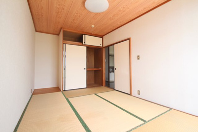 【寝室】 | プラスパーK | 南西の和室です