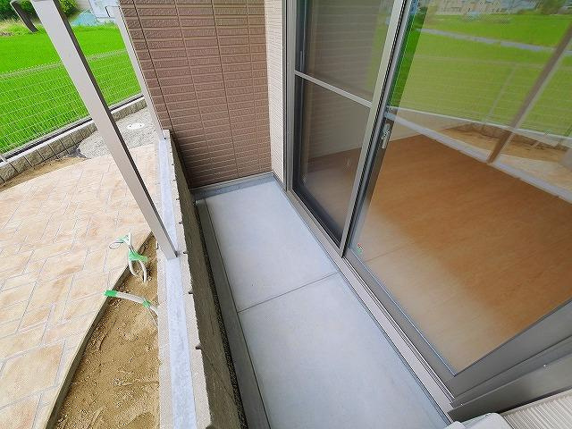 ラテール平城Ｂのバルコニー|お洗濯にも便利なバルコニー付き