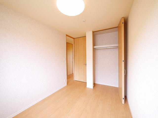 ラテール平城Ｂの洋室|スタンダードな洋室です