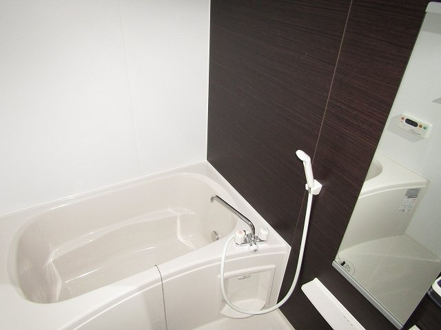 ウエスト　ウッドの浴室