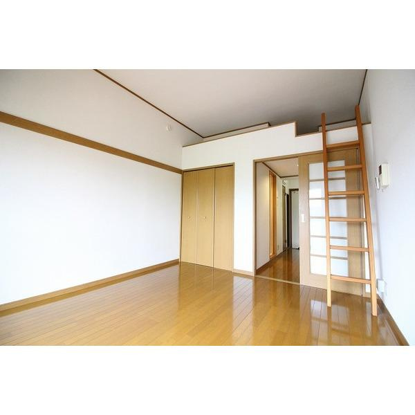 ロイヤルプラザ小沢の居間・リビング