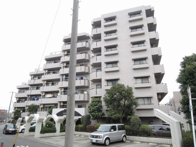 【外観】 | ロイヤルシャトー入船公園 | JR京浜東北線「鶴見」駅バス9分「入船橋」停歩2分、JR鶴見線「浅野」駅徒歩5分と2路線2駅利用可能な好立地。
安心の新耐震基準適合物件・安心のモニターオートロオック付！