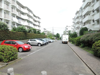 【駐車場】 | あざみ野団地３－３－１号棟