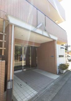 【エントランス】 | OKマート、コンビニまで徒歩２分