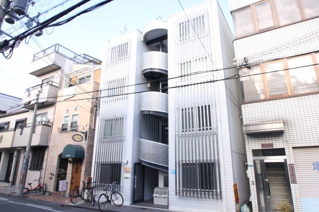 サカエマンションの外観