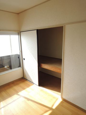 多摩市一ノ宮１丁目のアパートの収納|押入れタイプ【カツザワコーポA】