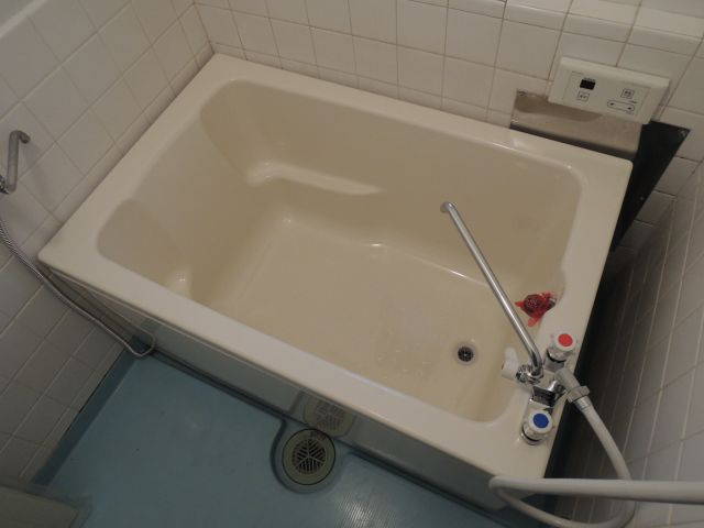 多摩市一ノ宮１丁目のアパートの浴室|【カツザワコーポA】
