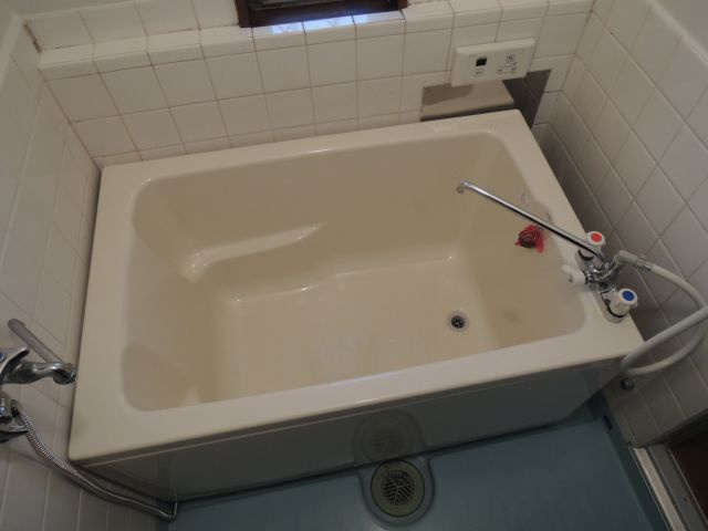 多摩市一ノ宮１丁目のアパートの浴室|【カツザワコーポA】