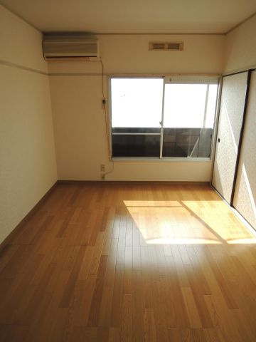 多摩市一ノ宮１丁目のアパートの洋室|フローリング【カツザワコーポA】