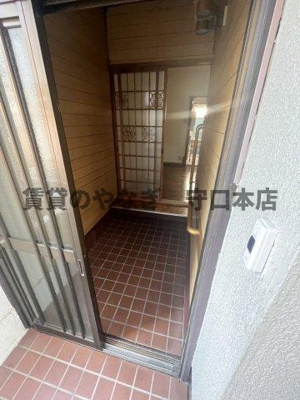 【玄関】 | 滝井元町2丁目貸家
