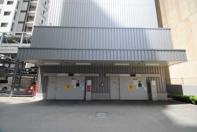 久留米市六ツ門町の賃貸マンションの駐車場