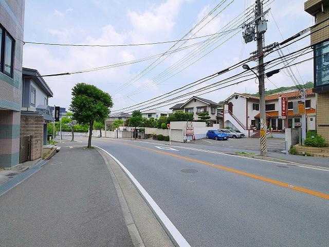 東生駒1丁目店舗の周辺