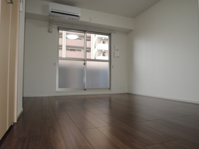 【居間・リビング】 | スペチアーレ桜ケ丘 | ☆エアコン付☆