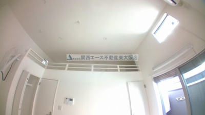  | クロスレジデンス放出