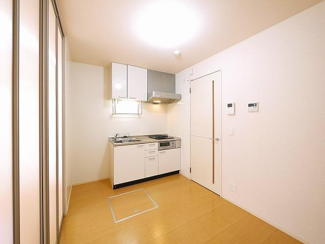 グランモア学園前の居間・リビング|リビングです