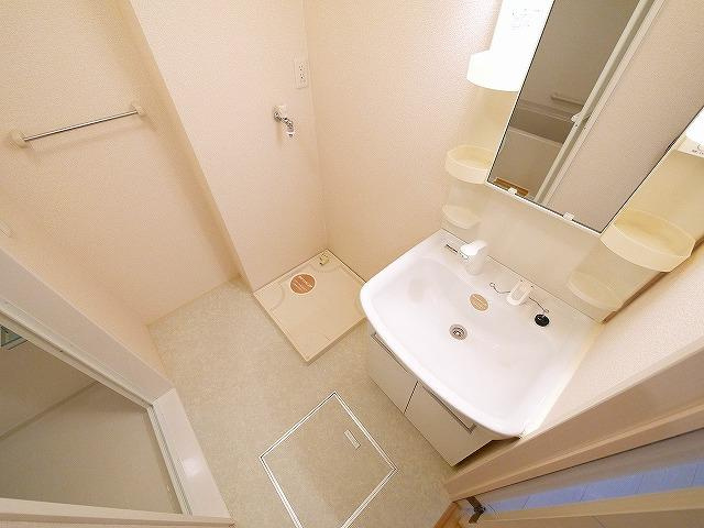 グランモア学園前の洗面所|脱衣スペースもあります