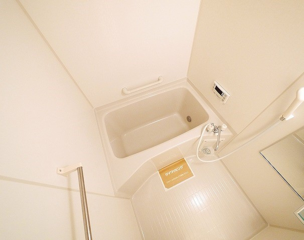 グランモア学園前の浴室|お風呂で日々の疲れを落としましょう