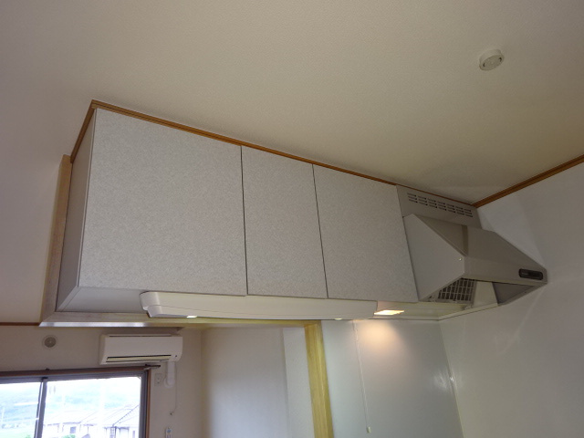 ユーミー川辺のキッチン|キッチン上収納