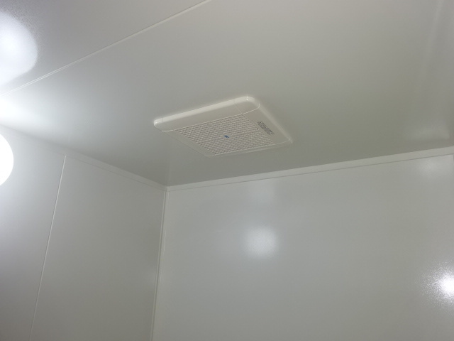 ユーミー川辺の浴室|浴室換気扇