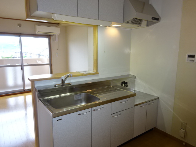 ユーミー川辺のキッチン