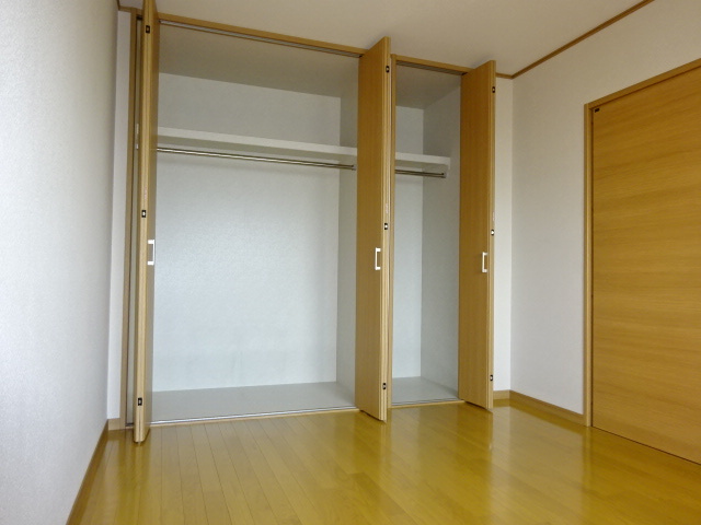 ユーミー川辺の収納|洋室