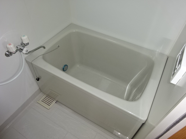 ユーミー川辺の浴室