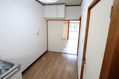 【キッチン】 | 第５ドエル小泉 | 別部屋の参考写真です。