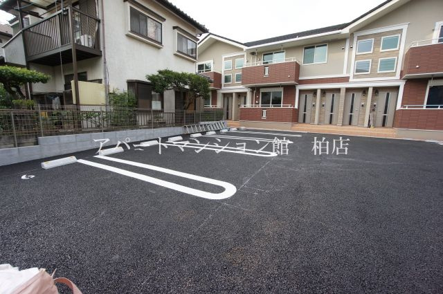 ウィズヒルⅡの駐車場