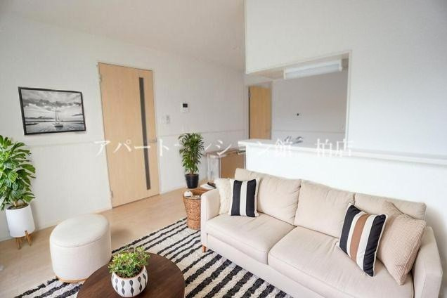 ウィズヒルⅡの居間・リビング|CGで家具等を配置したものです。実際に家具等は含まれません。