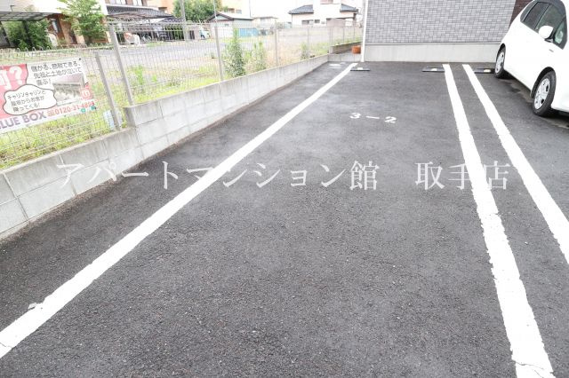 Green Boxの駐車場