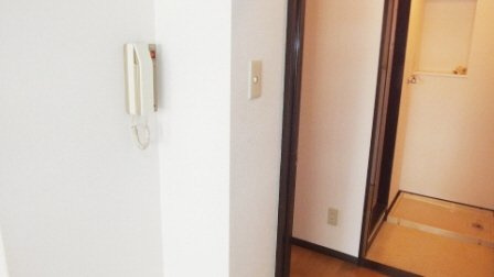 ロイヤルコート西船の設備|インターフォン付きです。