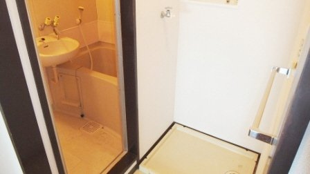 ロイヤルコート西船の設備|室内洗濯機置場あります。
